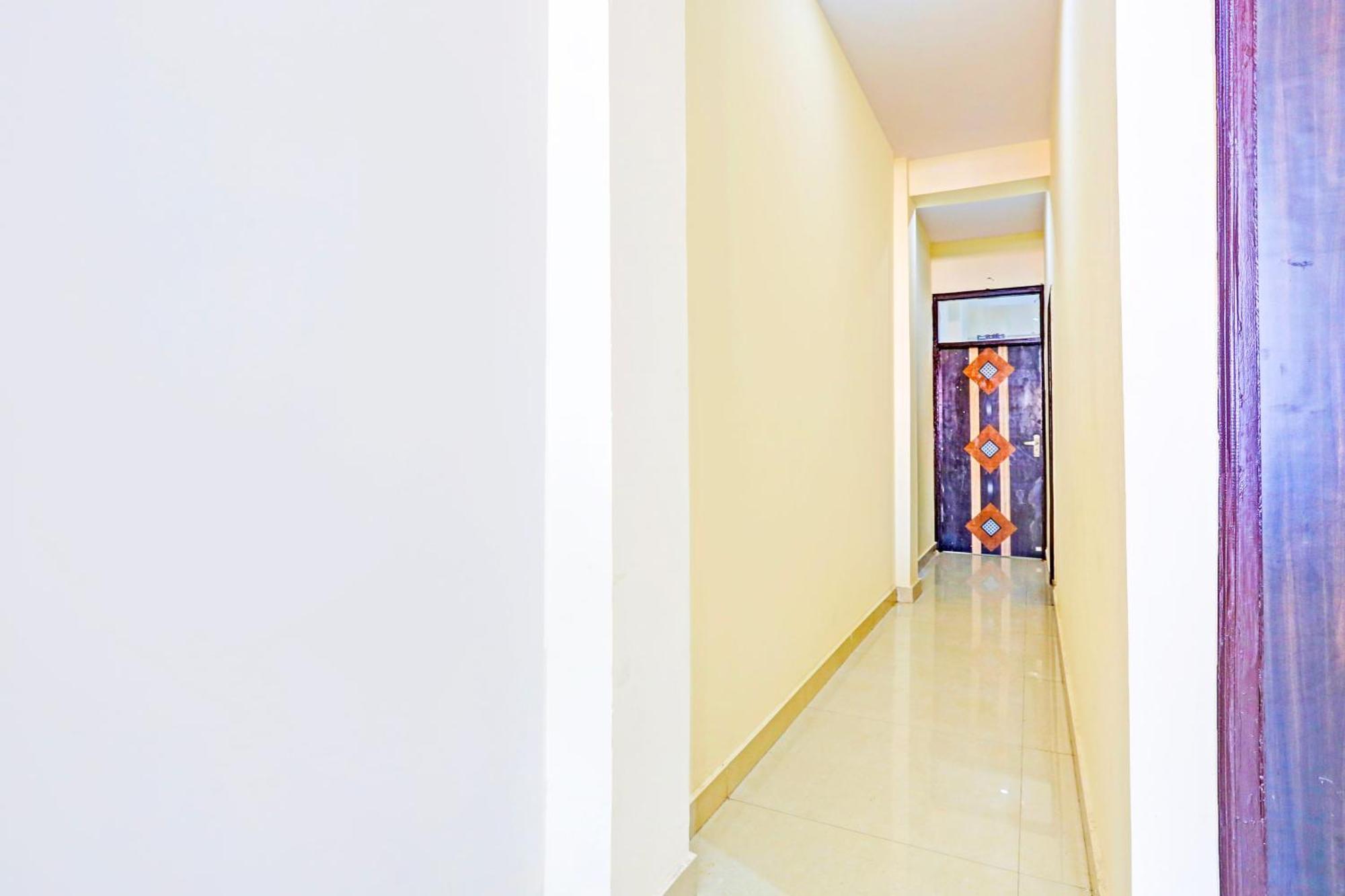 Hotel O Redbull Inn Gurgaon Buitenkant foto