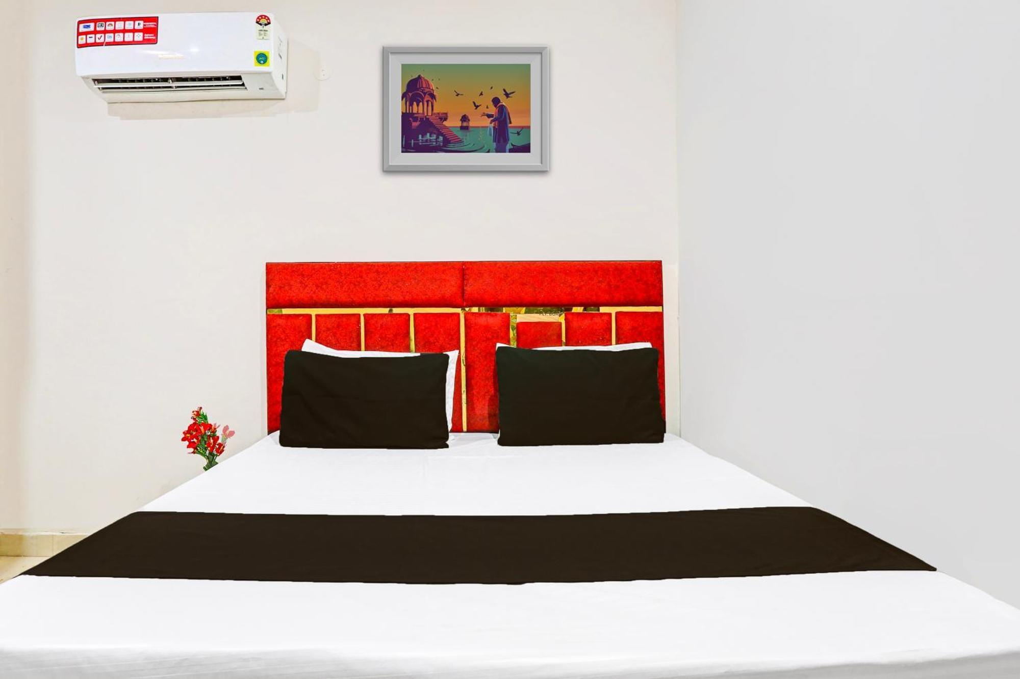 Hotel O Redbull Inn Gurgaon Buitenkant foto