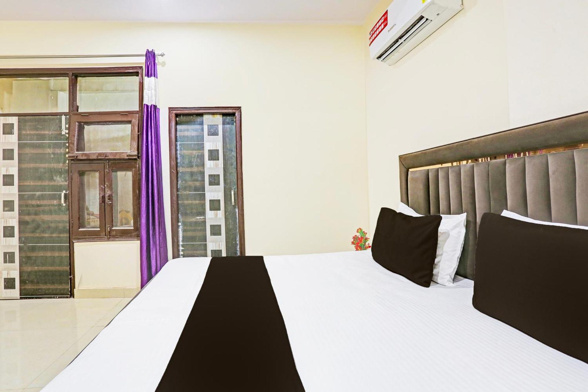Hotel O Redbull Inn Gurgaon Buitenkant foto