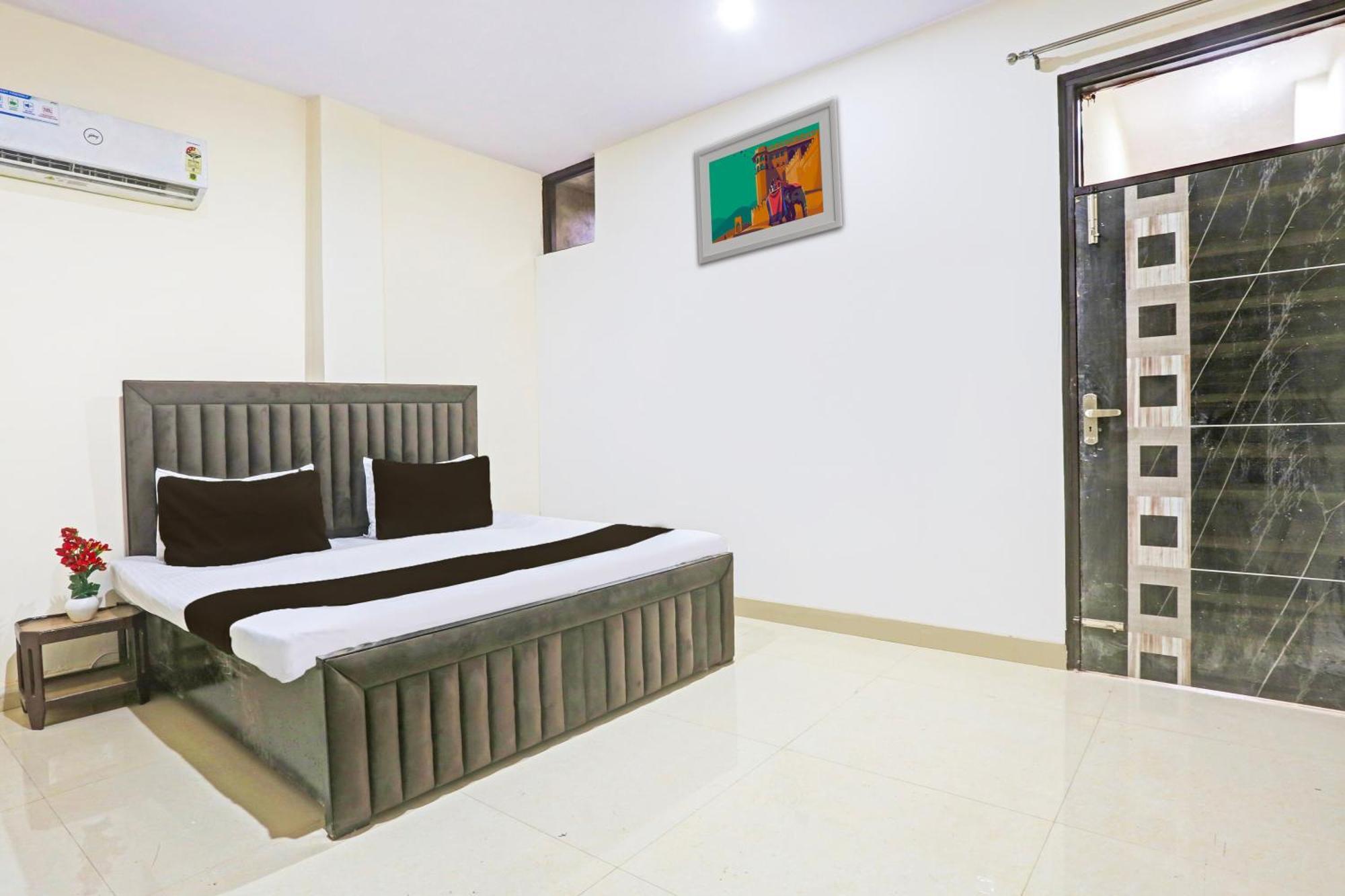Hotel O Redbull Inn Gurgaon Buitenkant foto